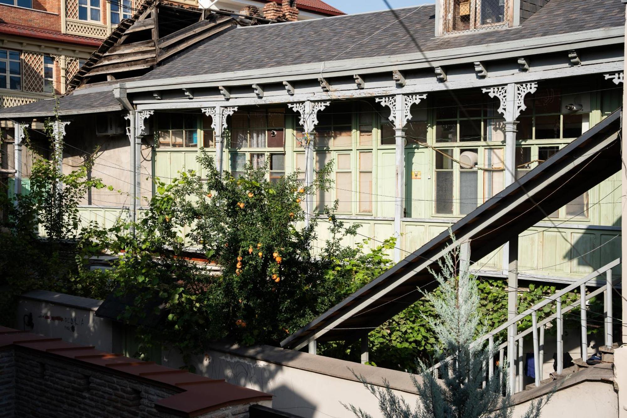 Guli Of Tbilisi - River View Duplex Apartment In Historic City Center Esterno foto