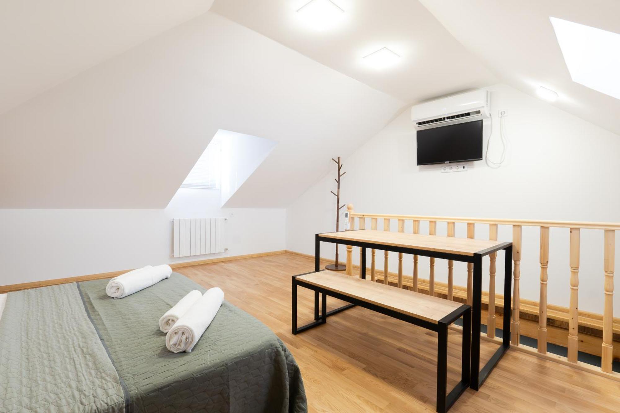 Guli Of Tbilisi - River View Duplex Apartment In Historic City Center Esterno foto