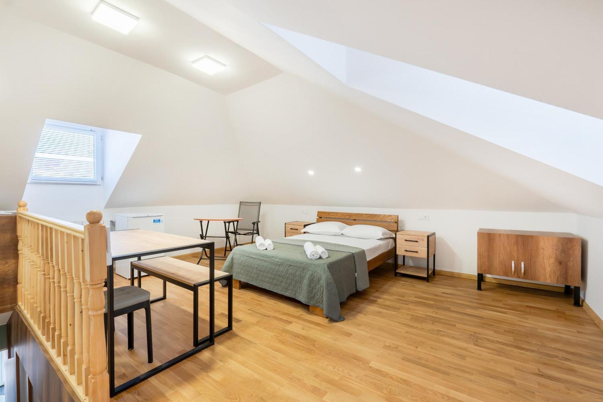Guli Of Tbilisi - River View Duplex Apartment In Historic City Center Esterno foto